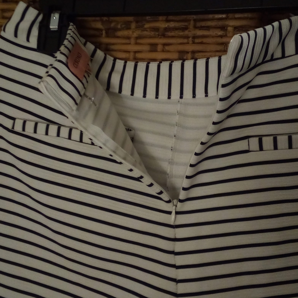 Shorts - Picture 4 of 4